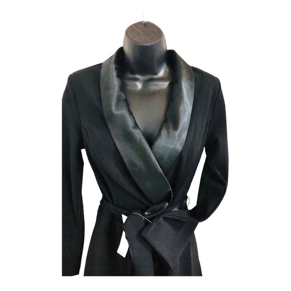 Black satin look lapel tuxedo style belted wrap style dress size 4 brand new - Picture 6 of 12